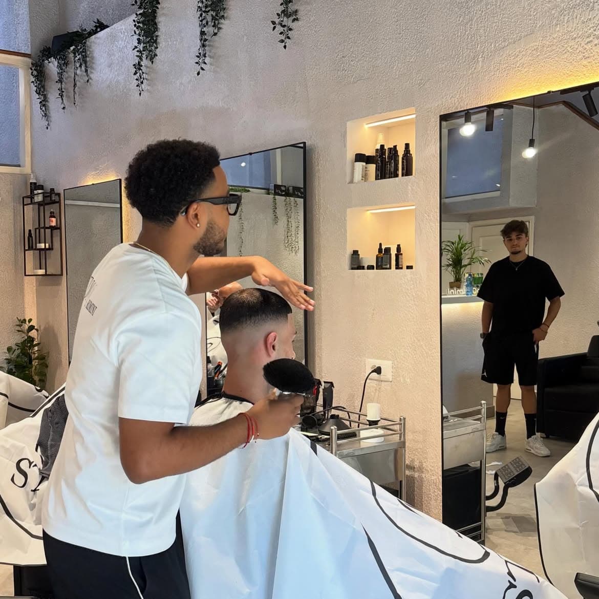 Regolazione barba realizzata da Studio 02 a Rimini